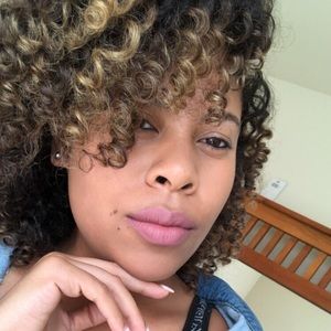 Meet your Posher, Connie